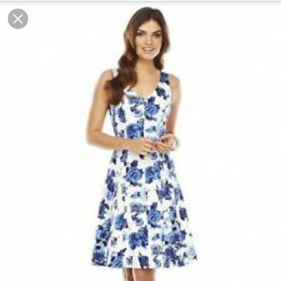 Chaps Dresses & Skirts - 🐣NWOT Chaps Fit & Flare Blue Floral Dress Size 10